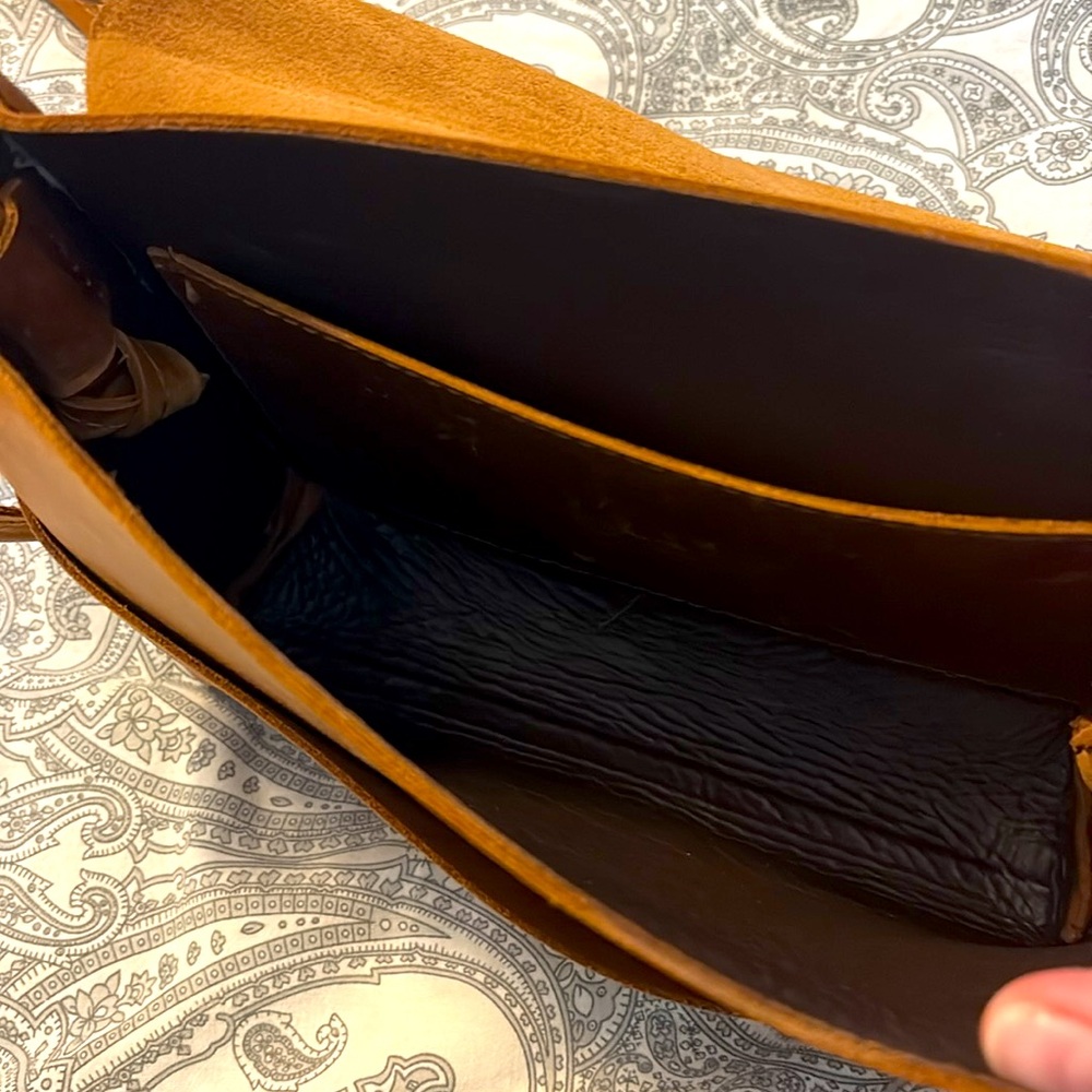 Able Crossbody - image 4